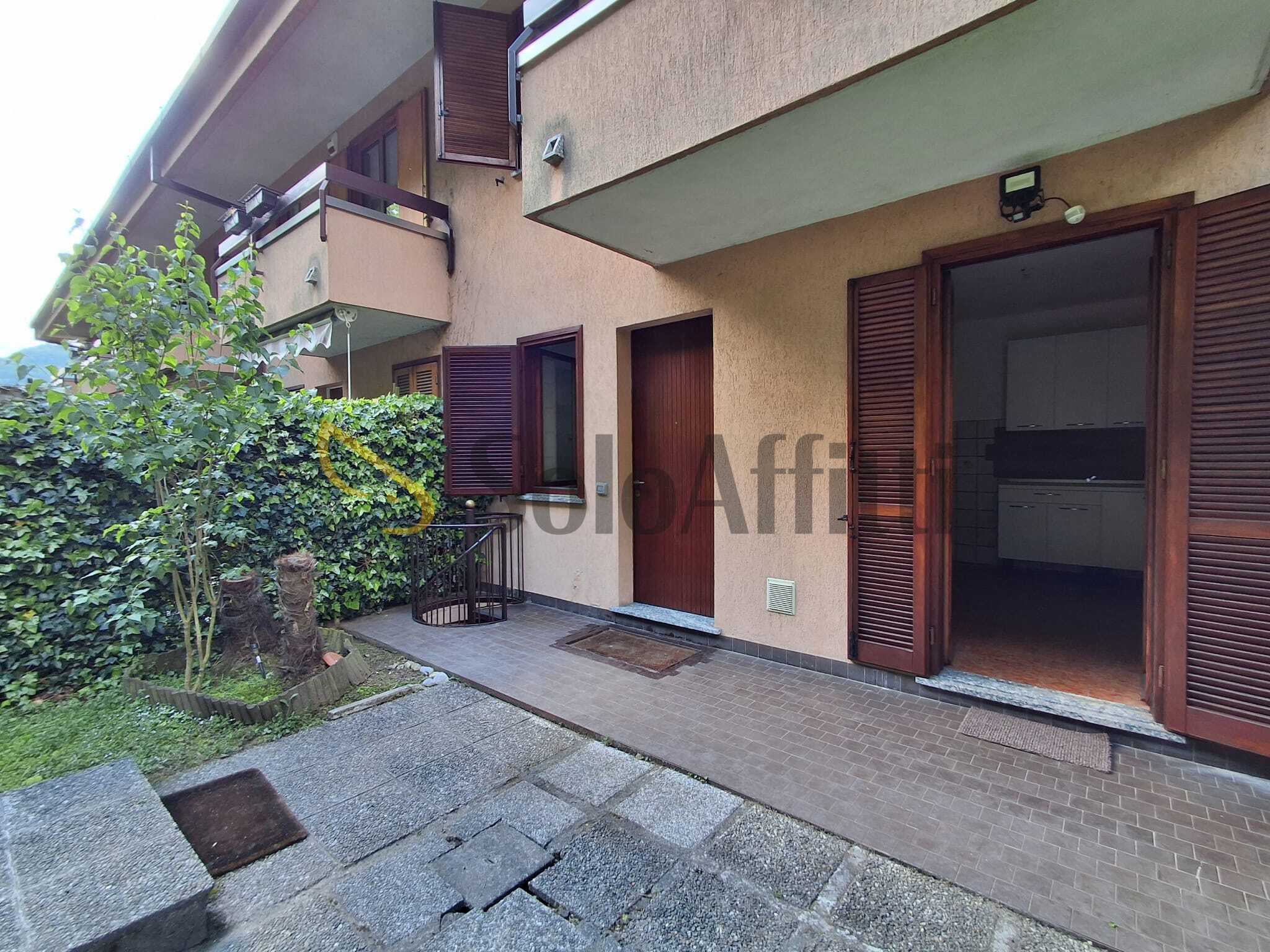 Villetta a schiera con giardino in via coretta 13, Como