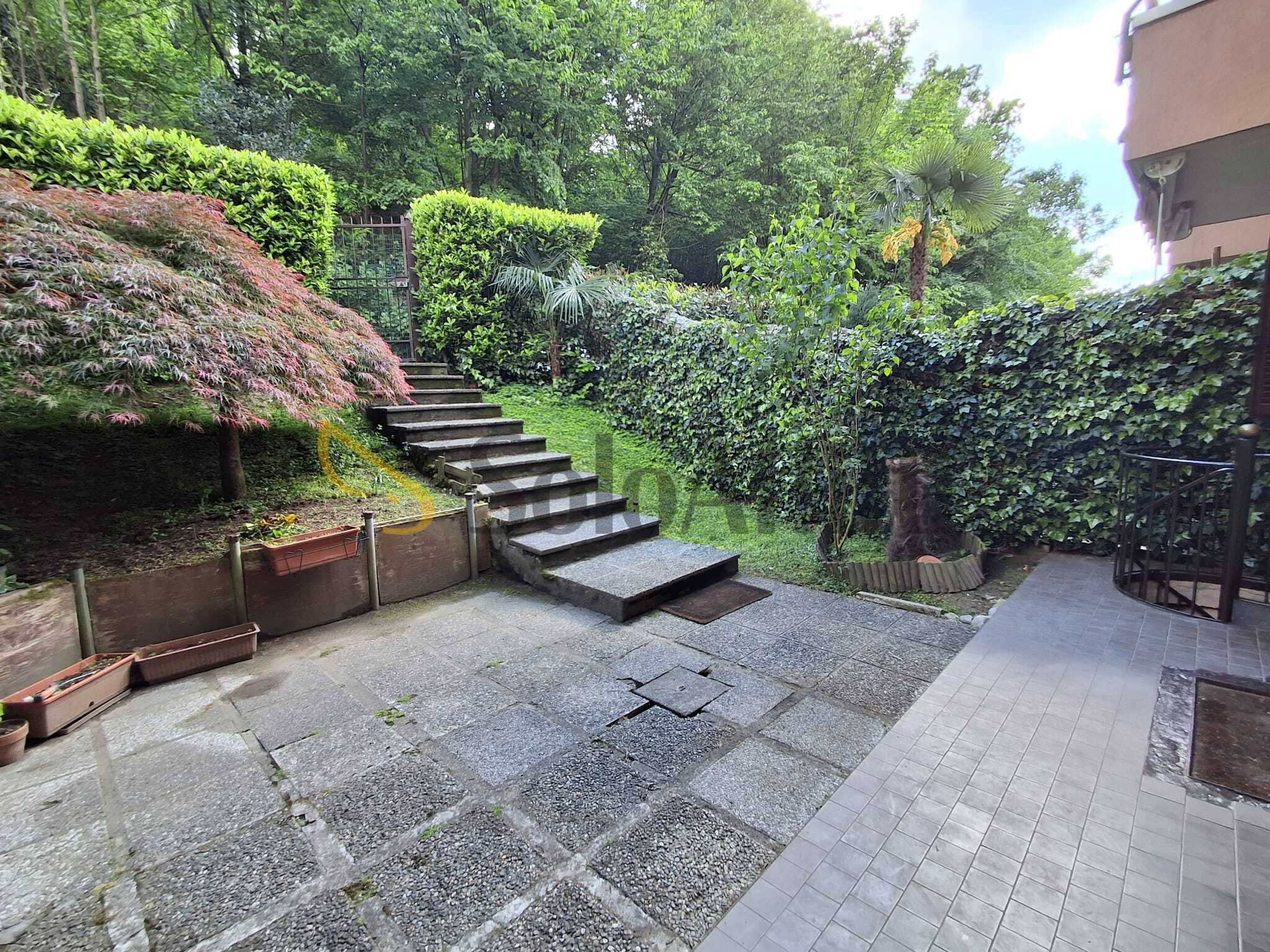 Villetta a schiera con giardino in via coretta 13, Como