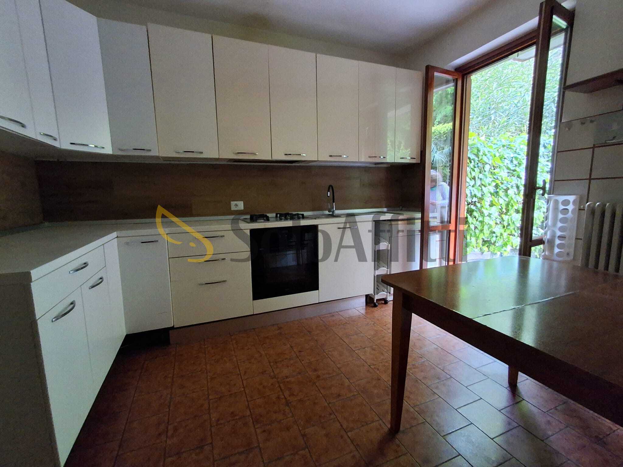 Villetta a schiera con giardino in via coretta 13, Como