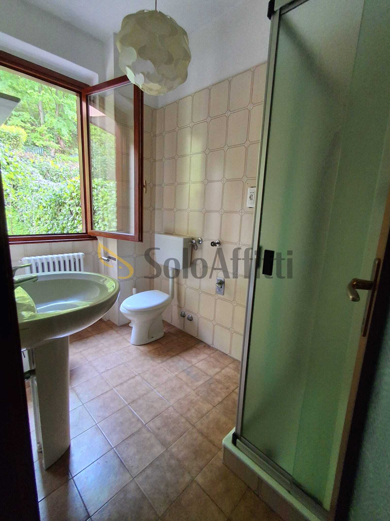 Villetta a schiera con giardino in via coretta 13, Como