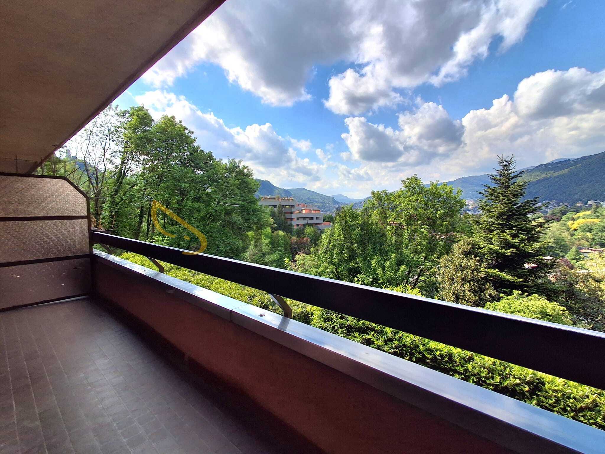 Villetta a schiera con giardino in via coretta 13, Como