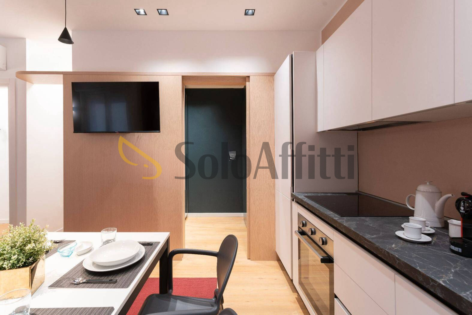 Bilocale ristrutturato in via francesco anzani 26, Como