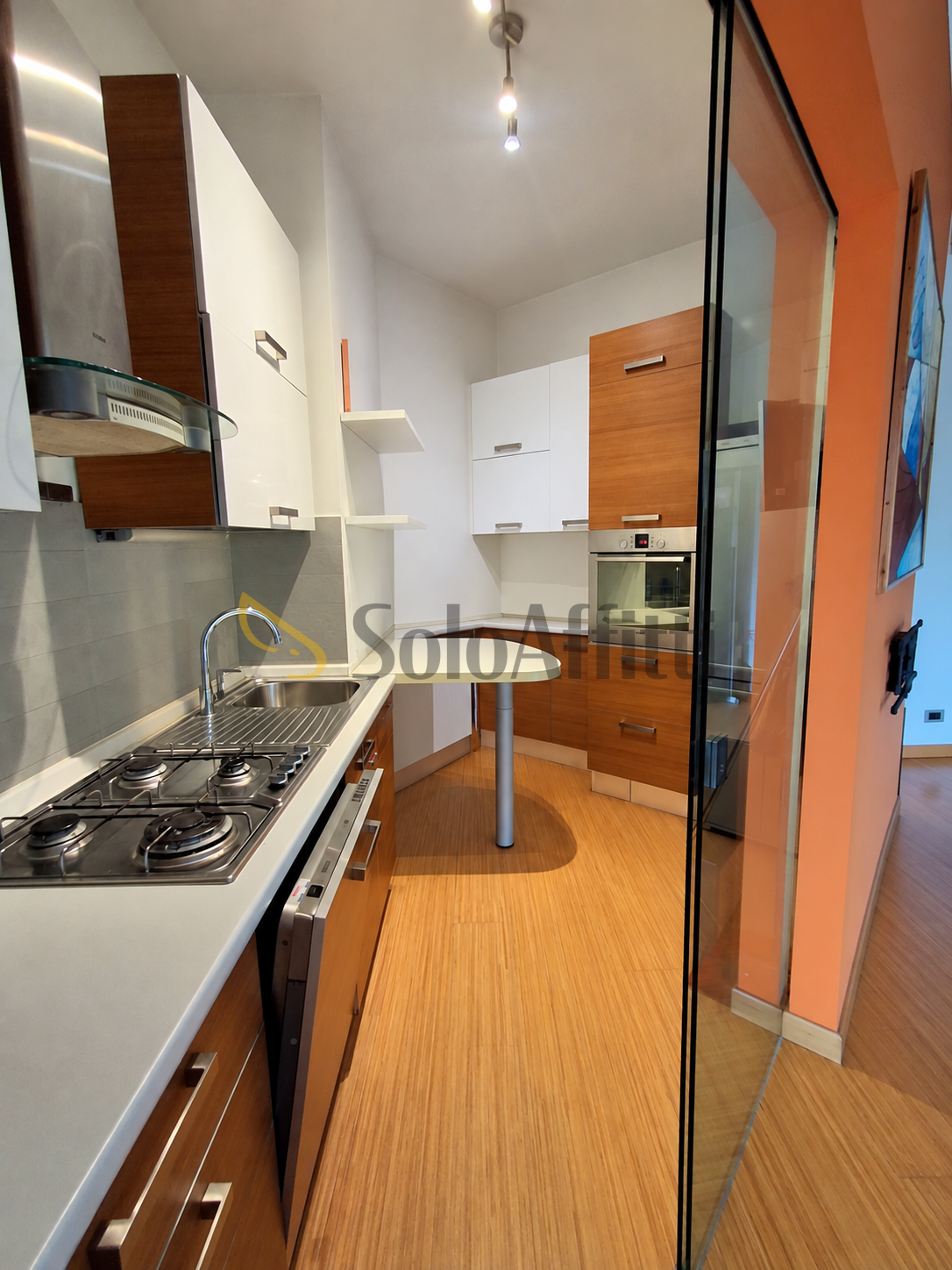 Trilocale classe A1 in via montelungo 25, Como