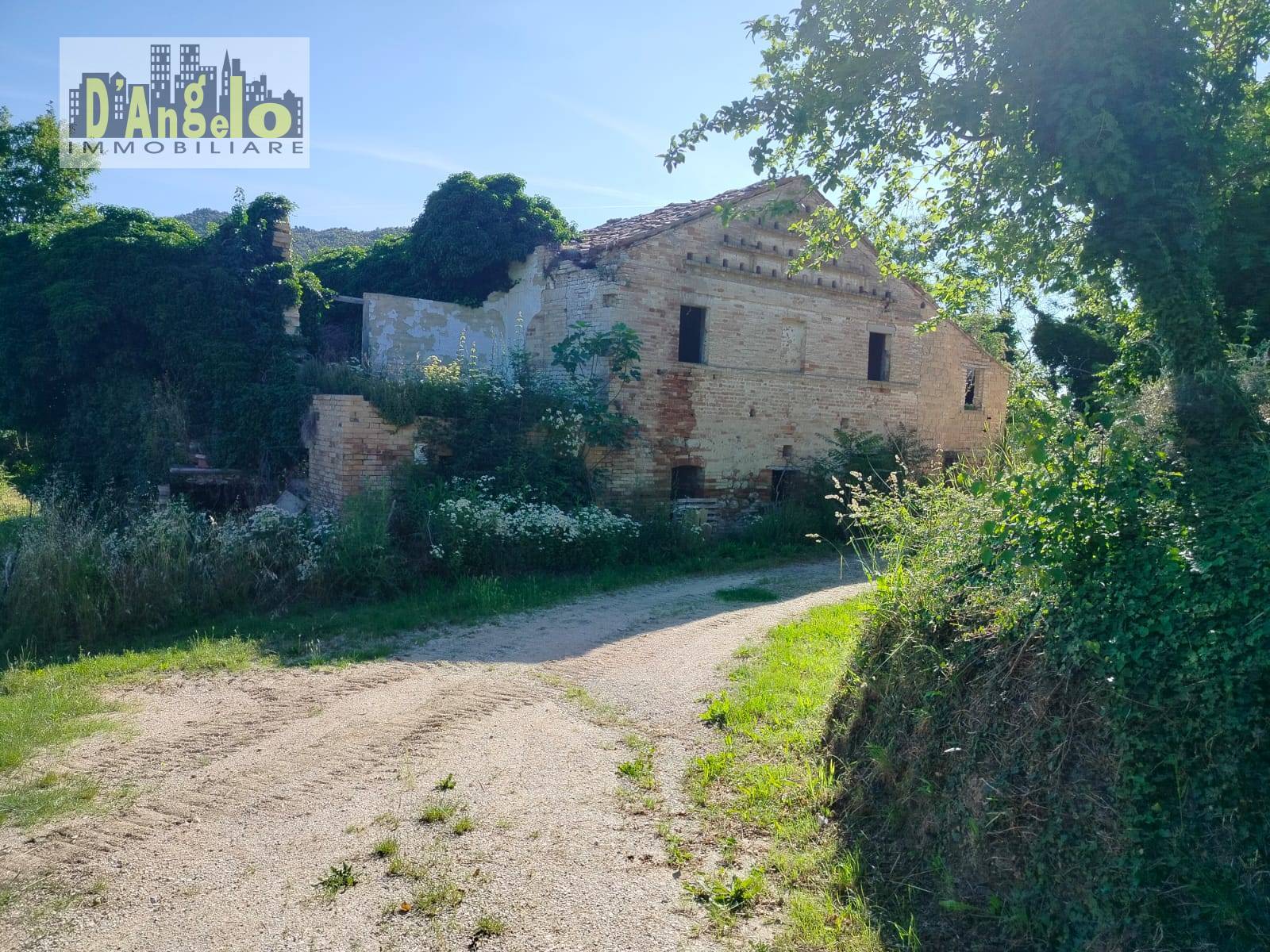 Casale Colonico in vendita a Castignano, Ripaberarda