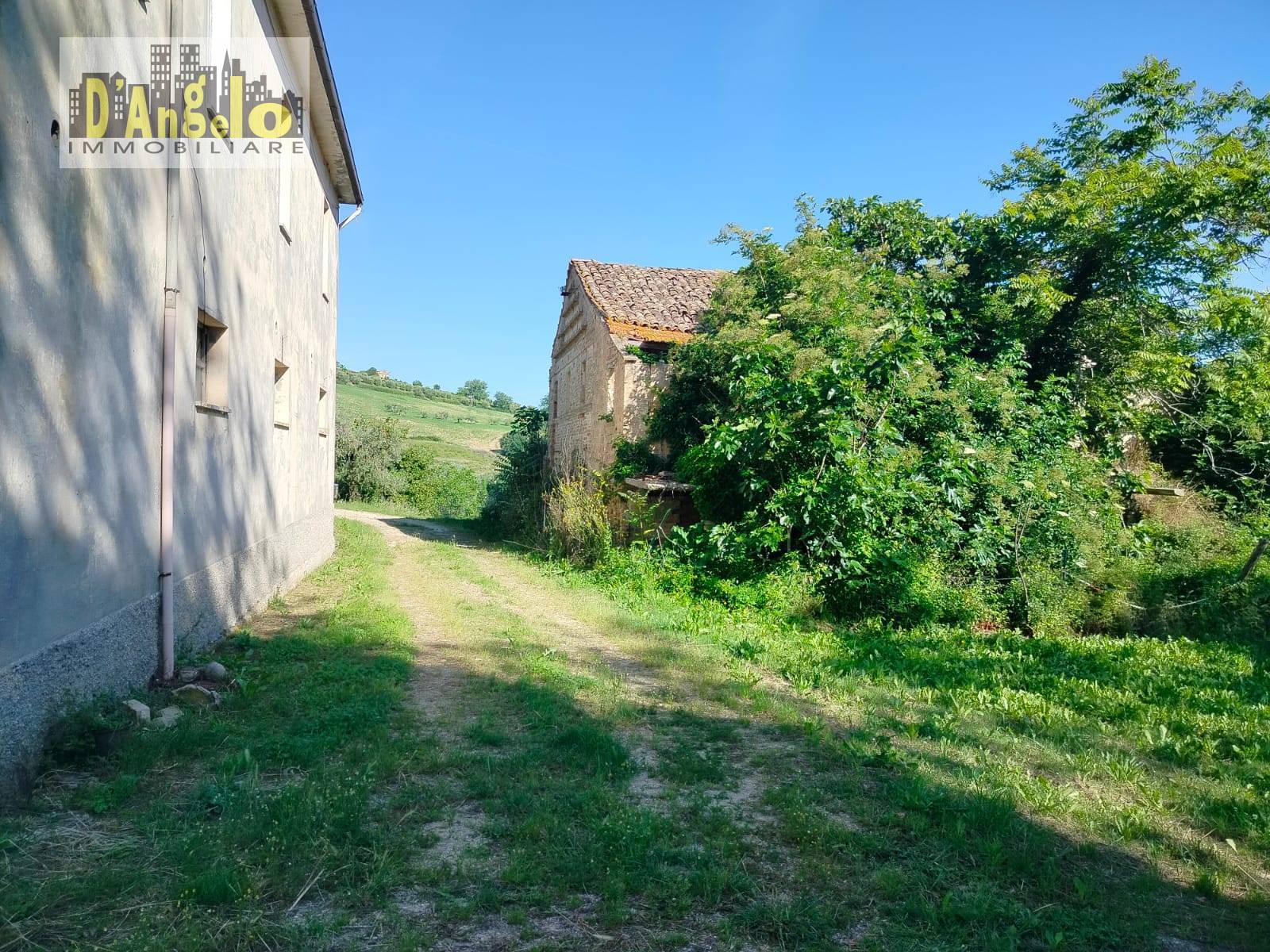 Casale Colonico in vendita a Castignano, Ripaberarda