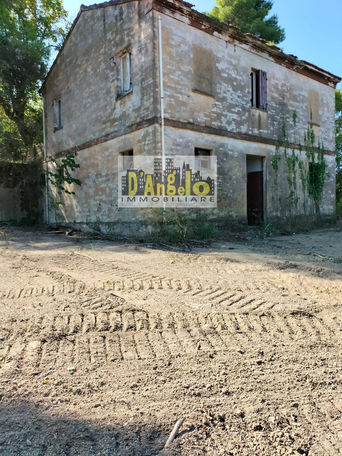 Casale Colonico in vendita a Montefiore dell'Aso, Aso