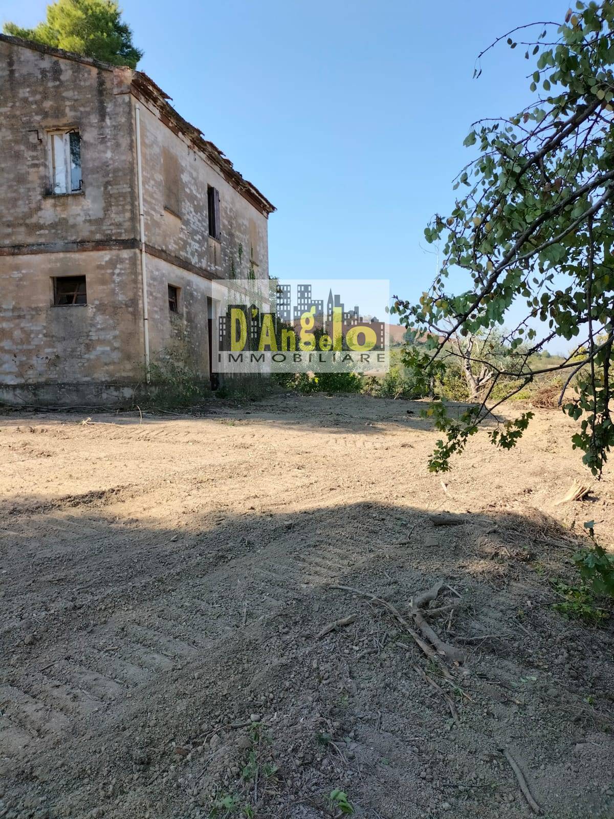 Casale Colonico in vendita a Montefiore dell'Aso, Aso