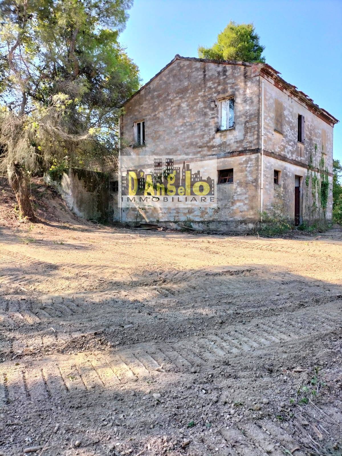 Casale Colonico in vendita a Montefiore dell'Aso, Aso