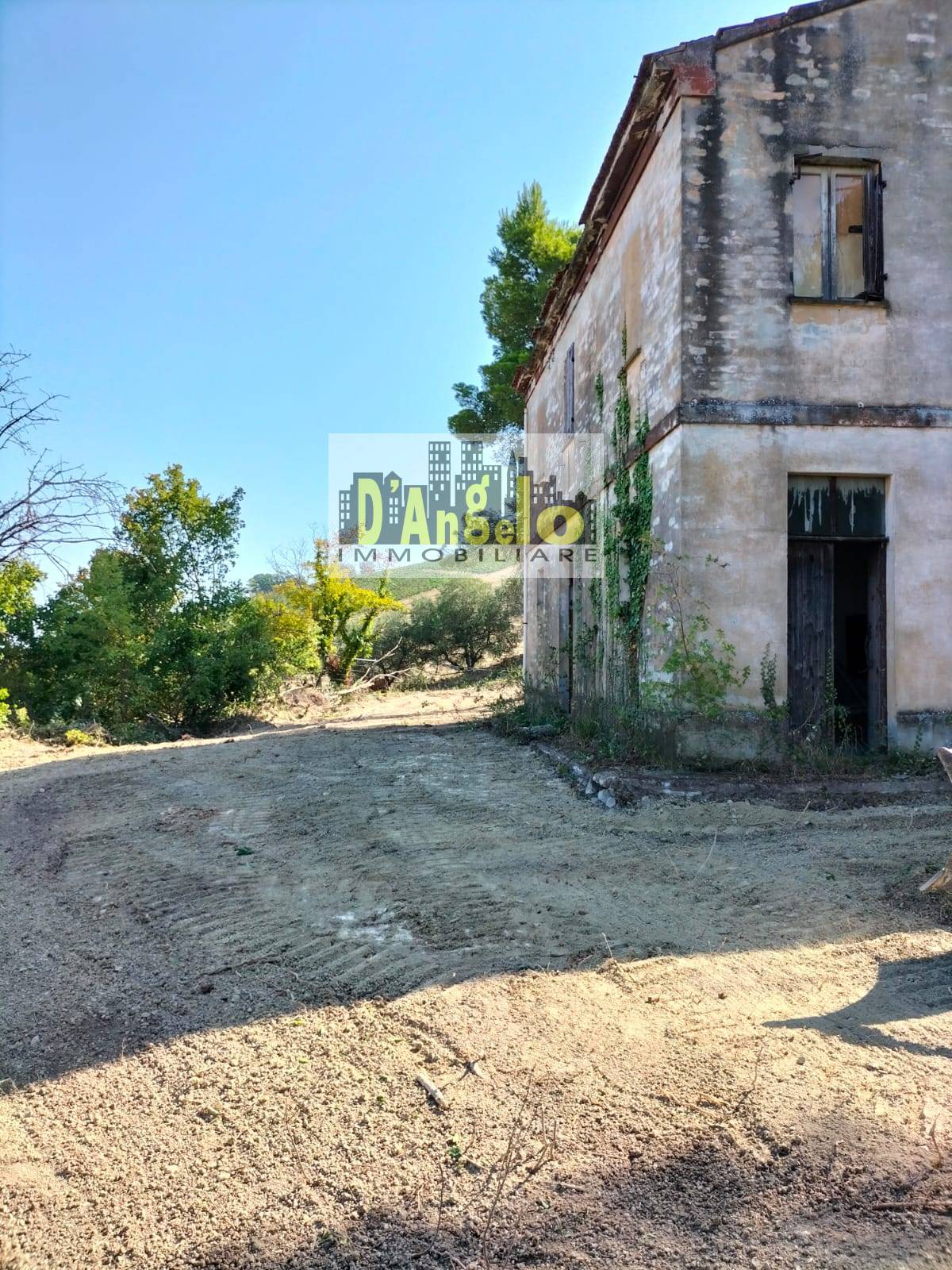 Casale Colonico in vendita a Montefiore dell'Aso, Aso