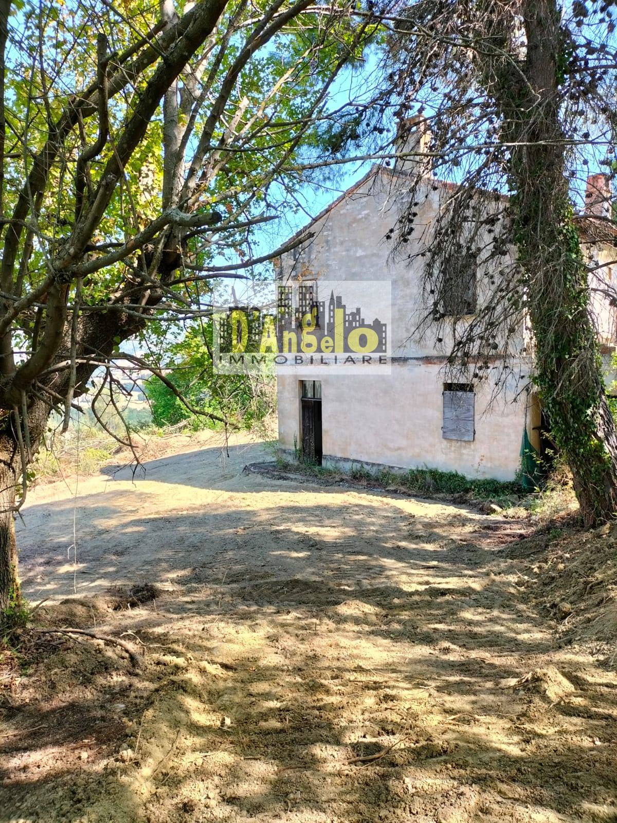 Casale Colonico in vendita a Montefiore dell'Aso, Aso