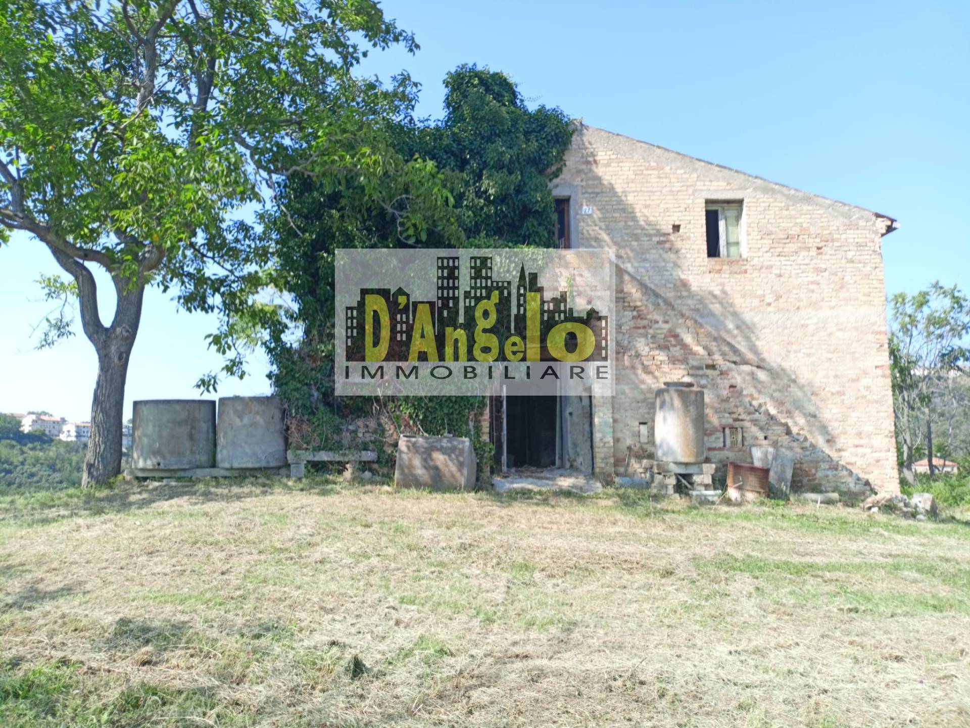 Casa singola in vendita a Carassai