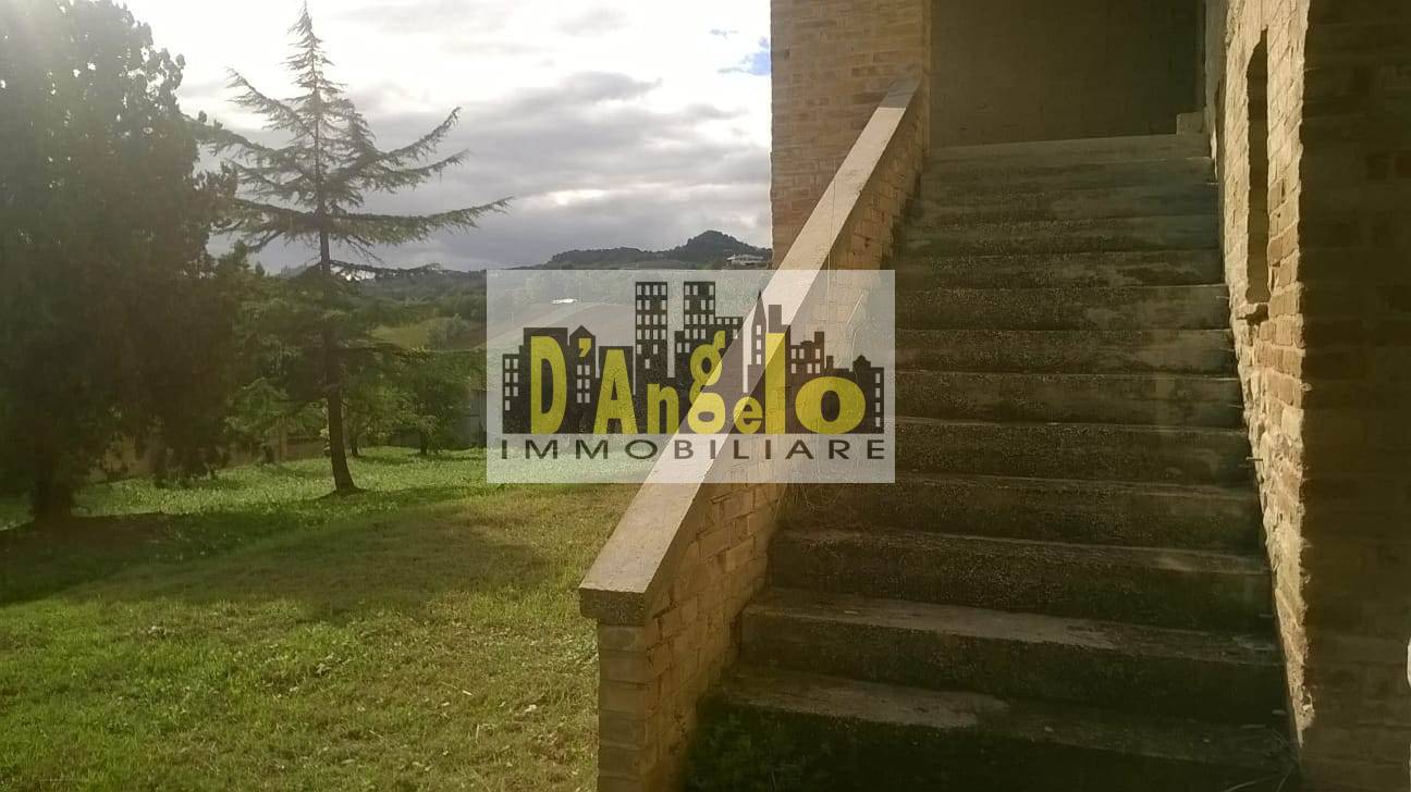 Casa singola in vendita a Montalto delle Marche