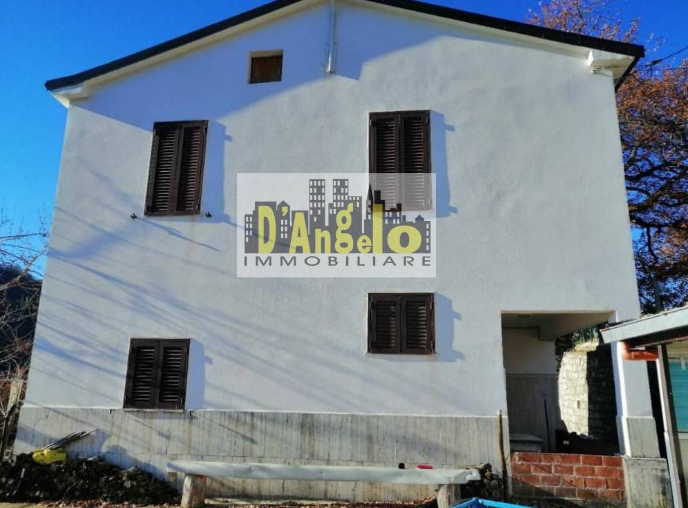 Casa singola in vendita a Roccafluvione