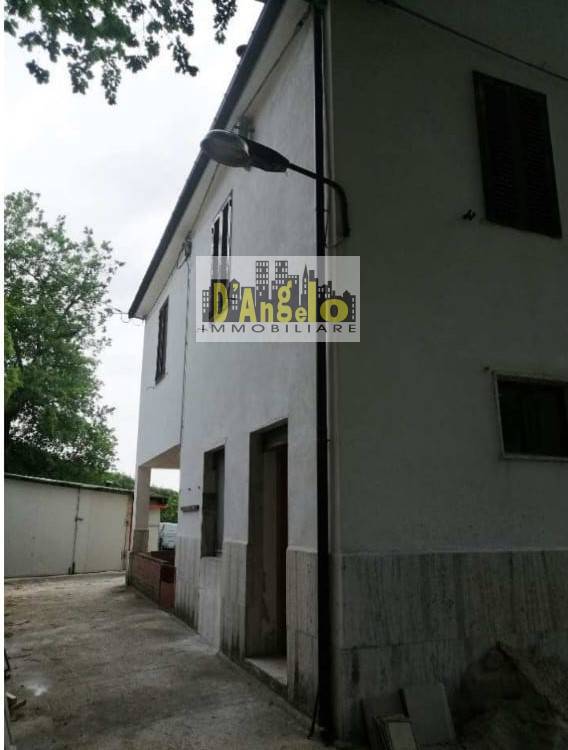 Casa singola in vendita a Roccafluvione