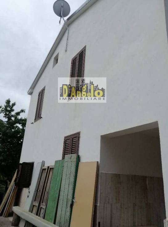 Casa singola in vendita a Roccafluvione