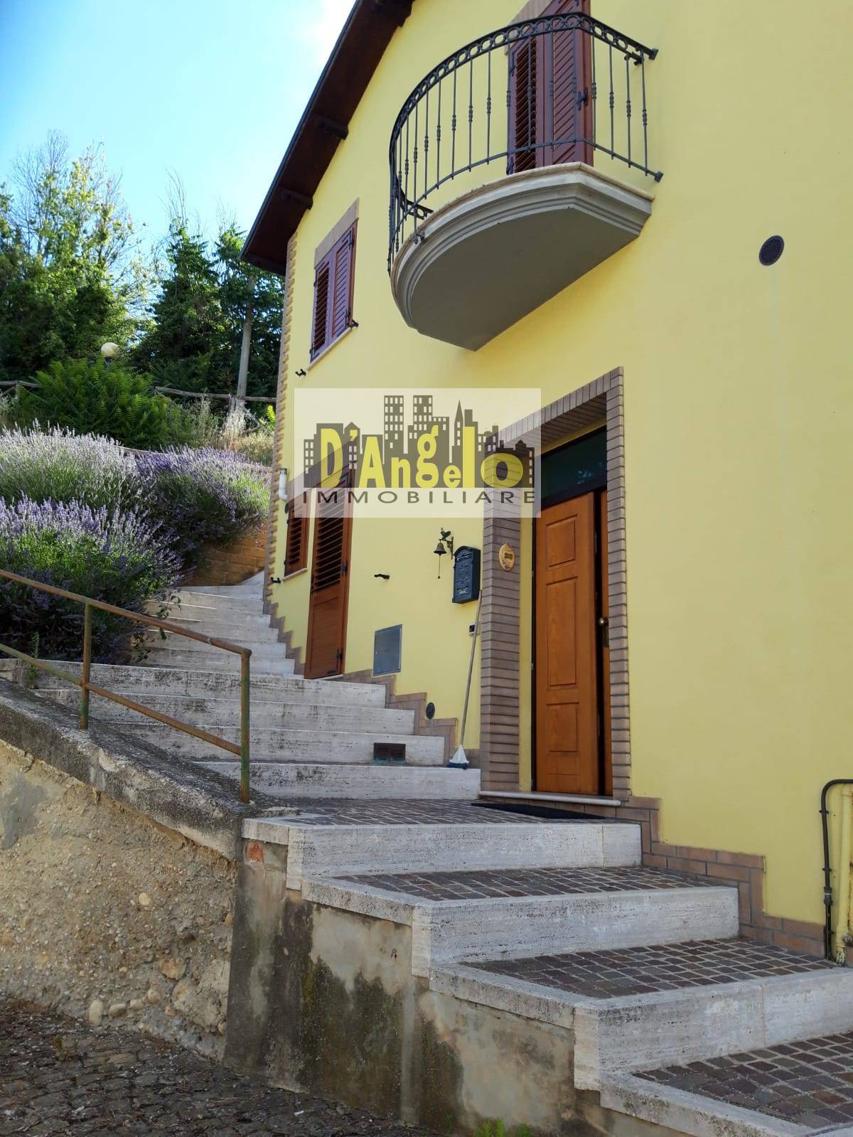 Casa singola in vendita a Rotella, Capradosso