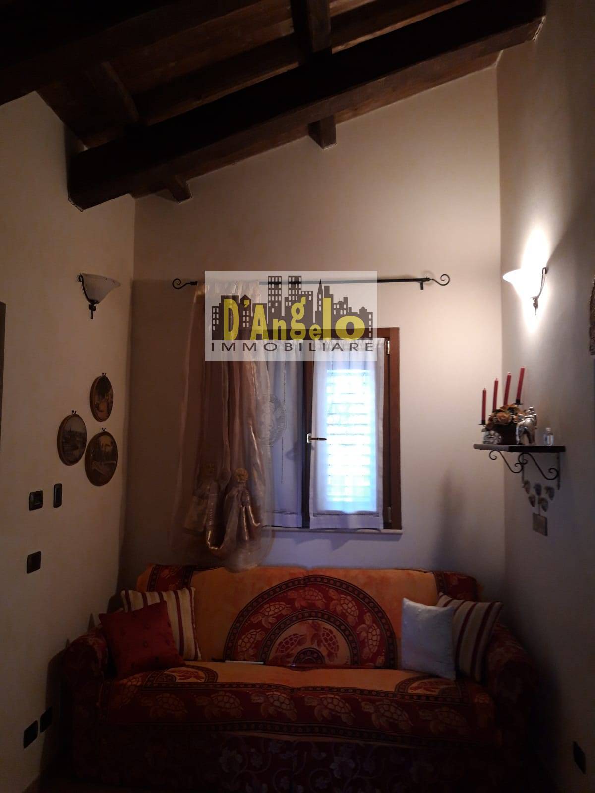 Casa singola in vendita a Rotella, Capradosso