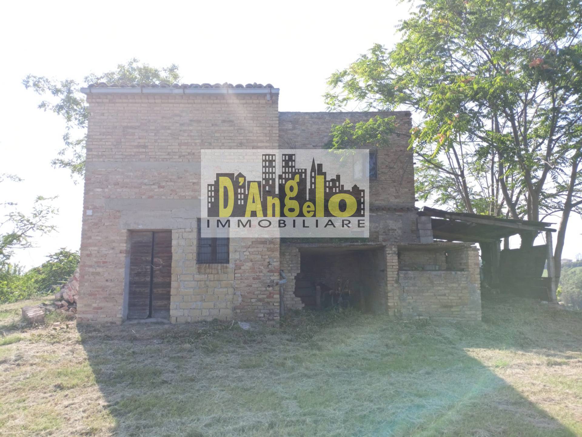 Casa singola in vendita a Carassai