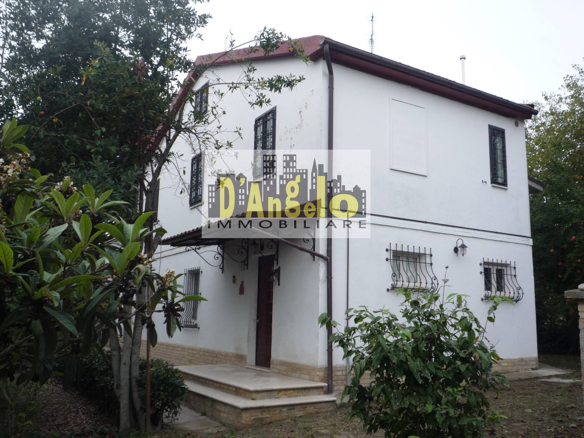 Casa singola in vendita a Castignano