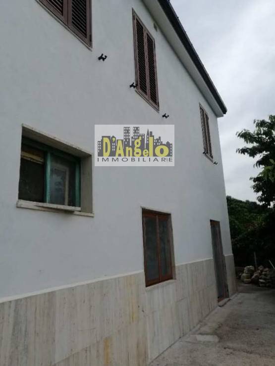 Casa singola in vendita a Roccafluvione