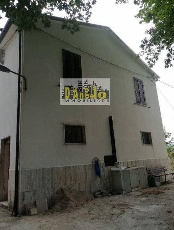 Casa singola in vendita a Roccafluvione