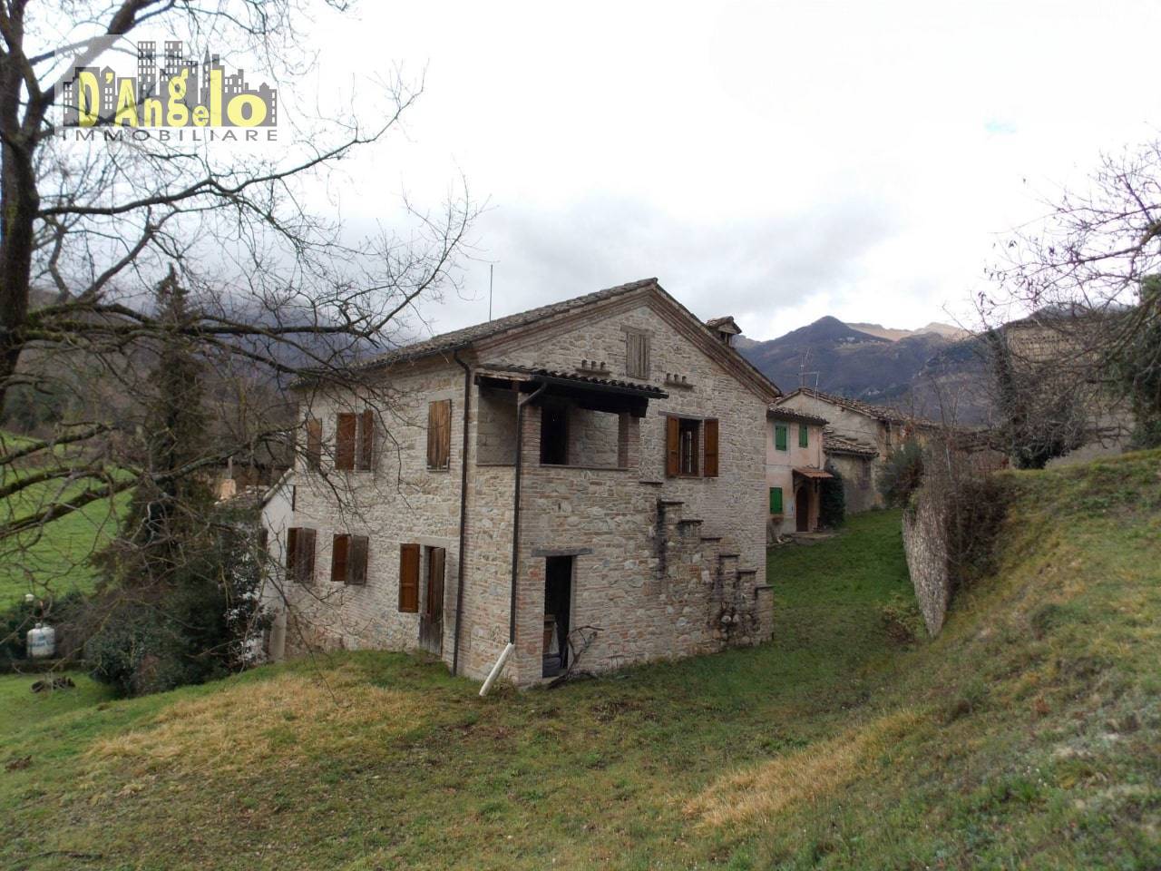 Villino in vendita a Sarnano