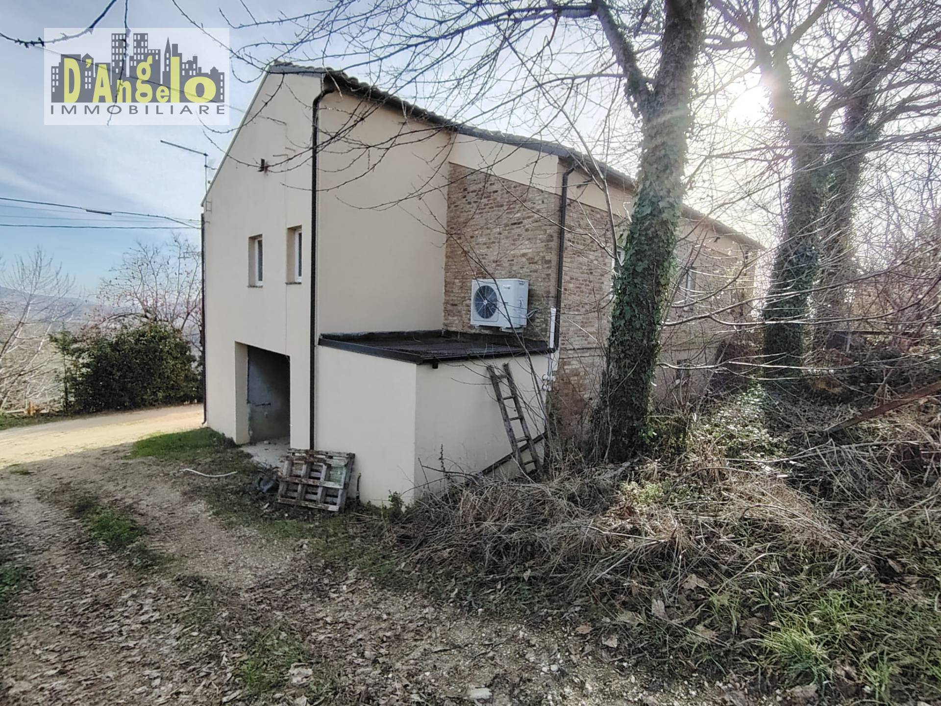 Casa indipendente in vendita a Cossignano