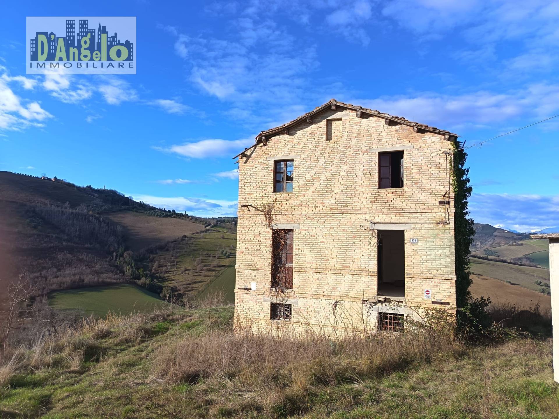 Rudere in vendita a Offida