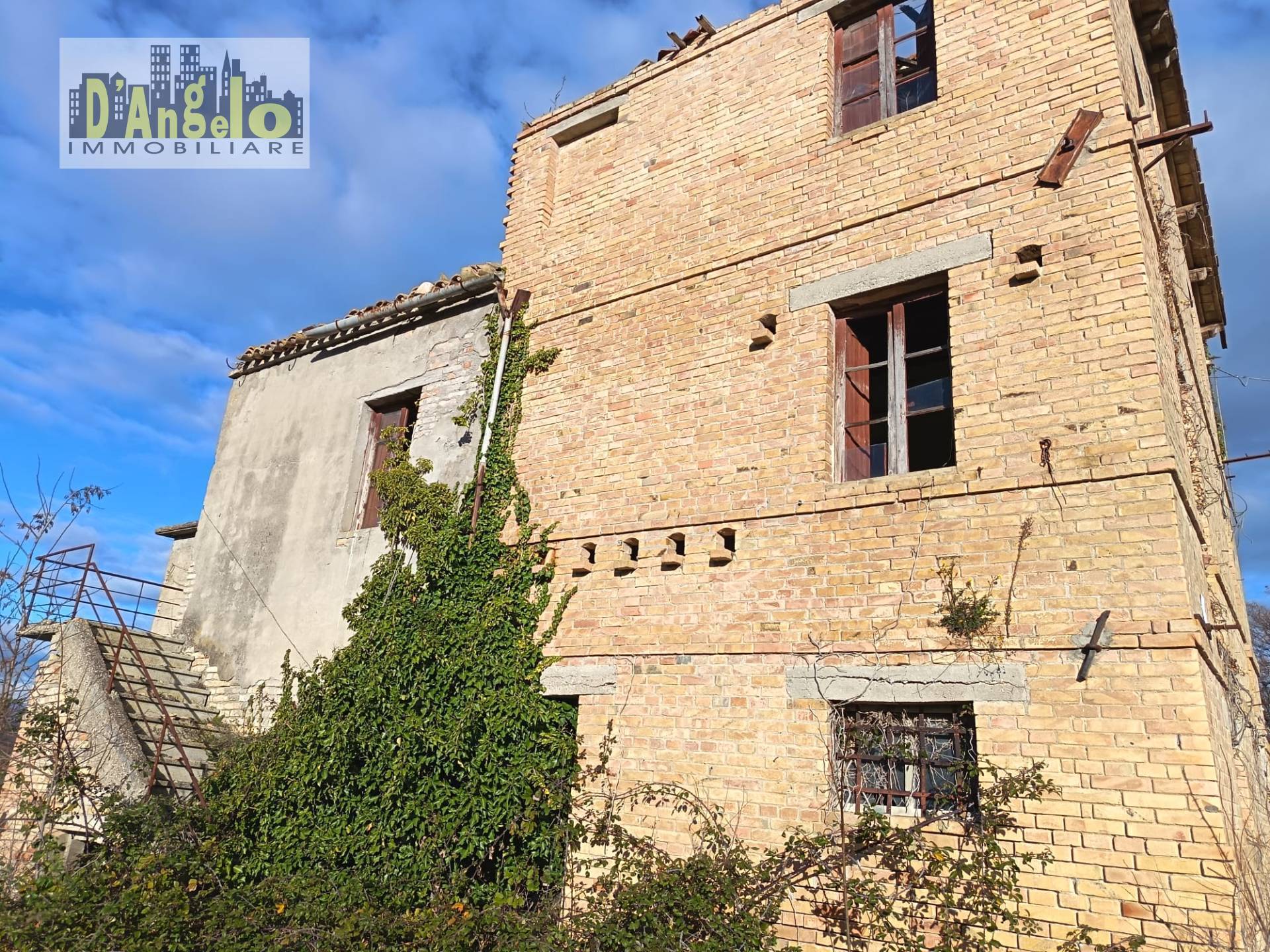 Rudere in vendita a Offida