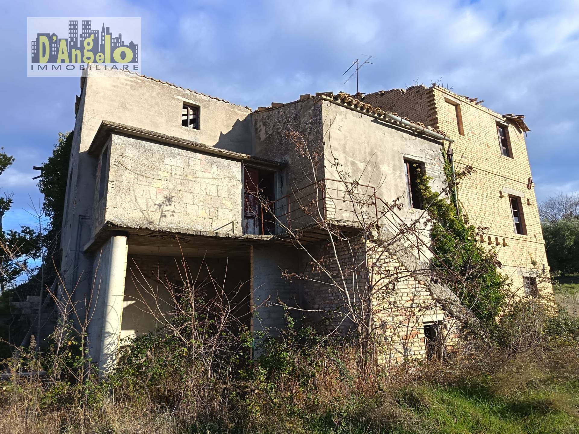 Rudere in vendita a Offida