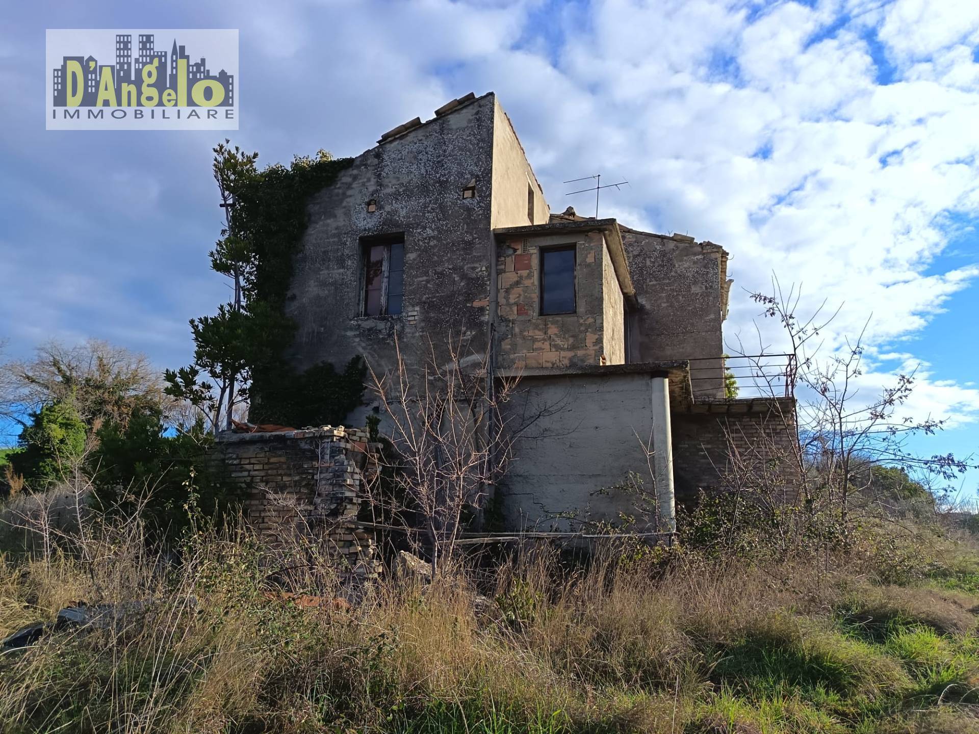 Rudere in vendita a Offida