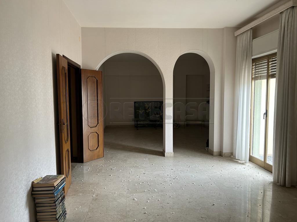 Appartamento da ristrutturare in via napoleone colaianni 11, Caltanissetta