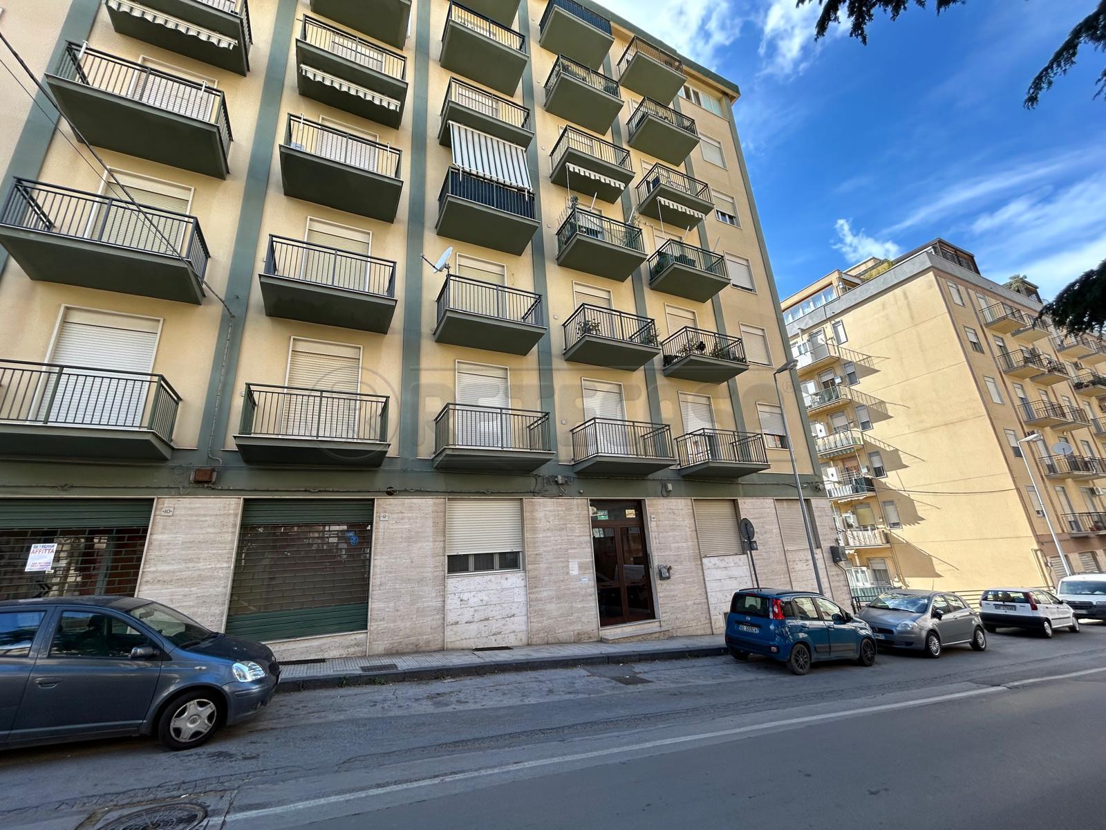 Appartamento in vendita in via ruggero settimo 14, Caltanissetta