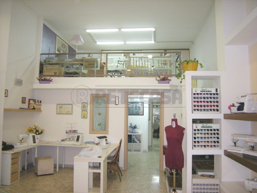 Locale commerciale in vendita in via napoleone colajanni 160, Caltanissetta