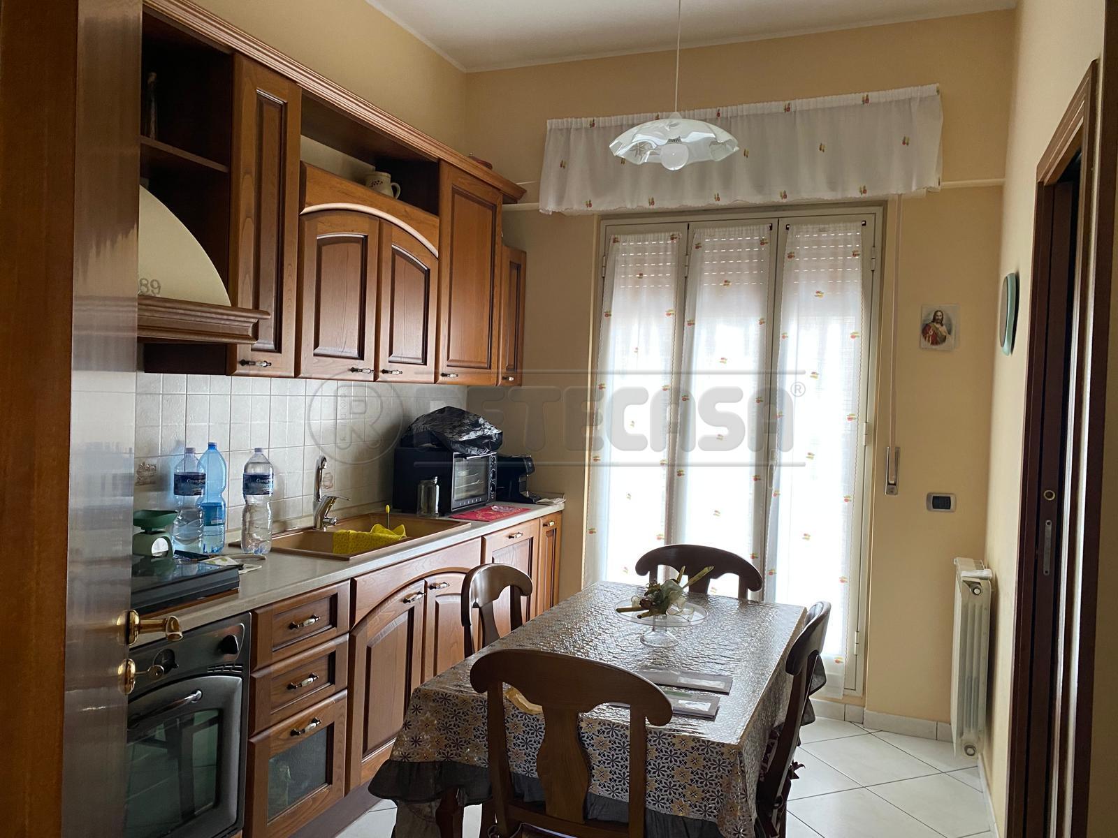 Quadrilocale in affitto in piazza martiri d'ungheria 23, Caltanissetta