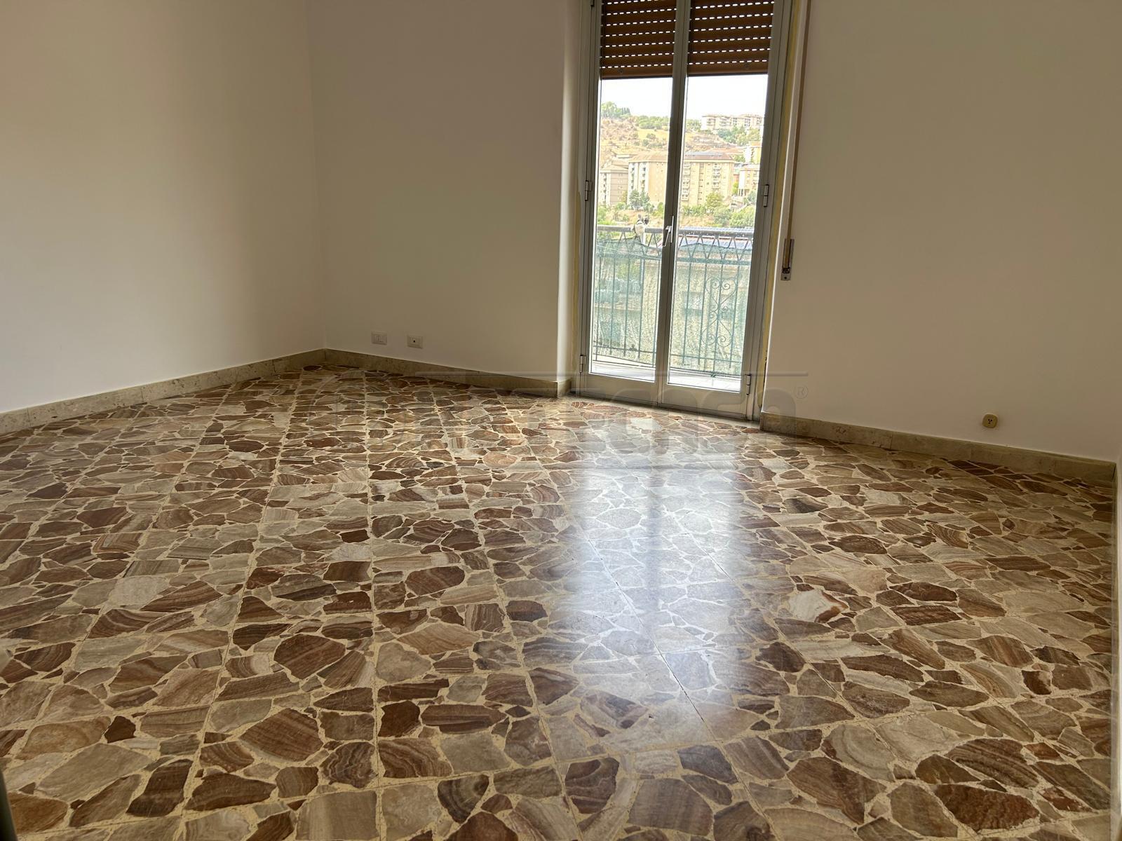 Trilocale in vendita in via niscemi 186, Caltanissetta