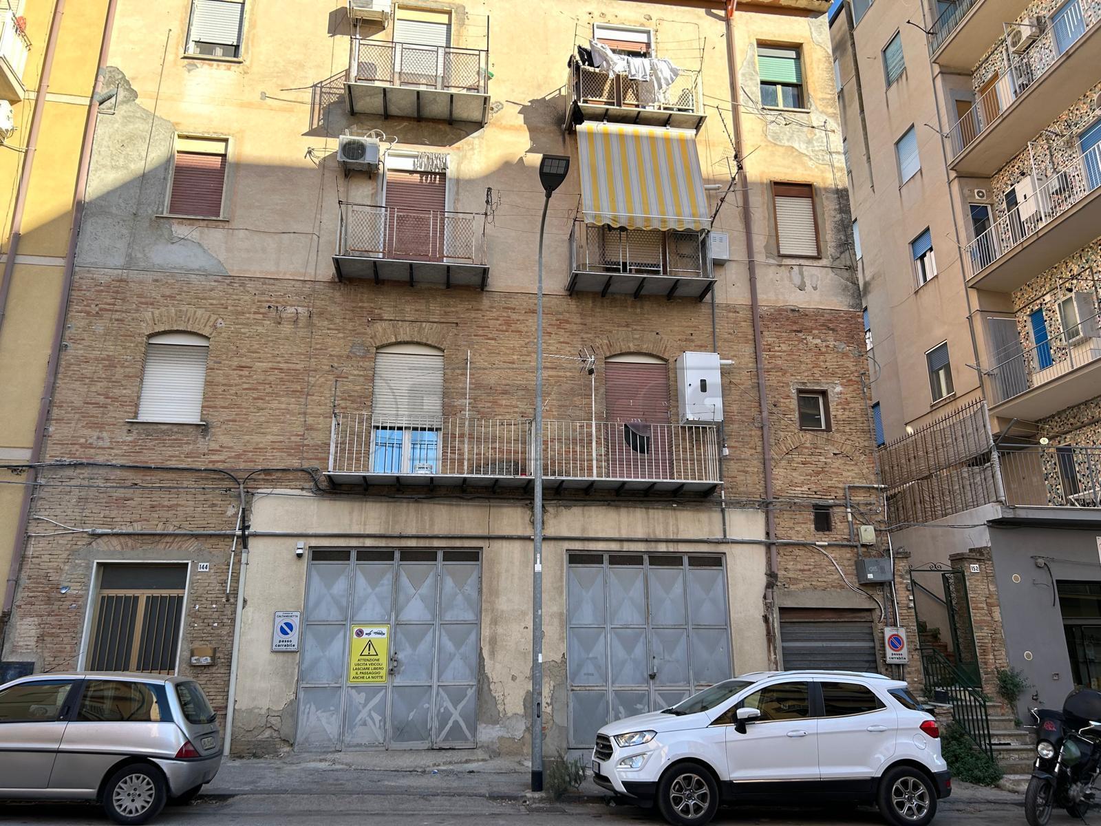 Bilocale ristrutturato in via napoleone colajanni 48, Caltanissetta