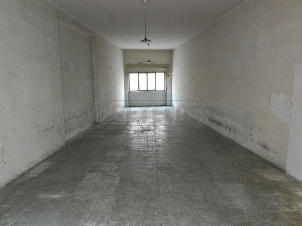Magazzino in affitto in via niscemi 117, Caltanissetta
