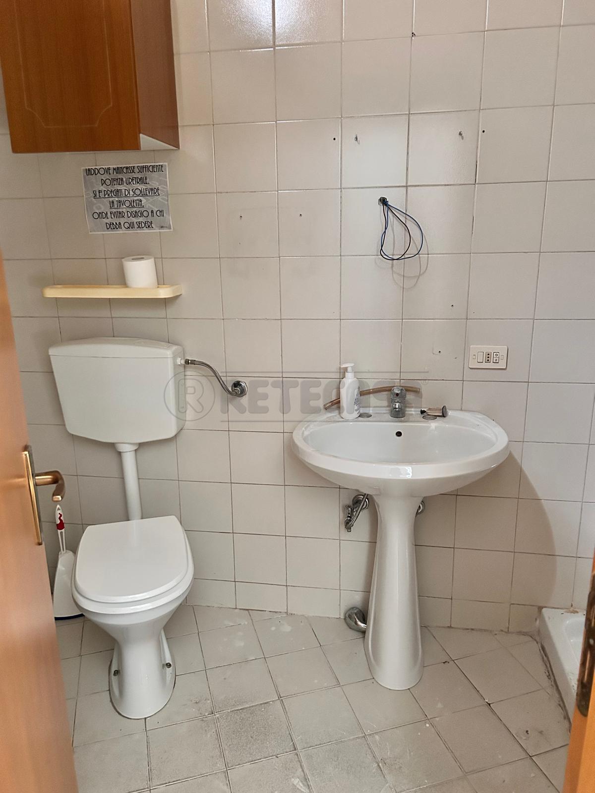 Locale commerciale in vendita in via pier maria rosso di san secondo 107, Caltanissetta