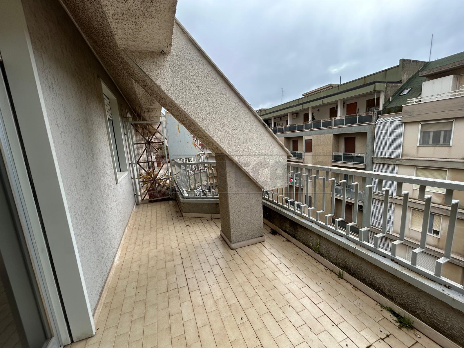 Appartamento con terrazzo in via john f. kennedy 37, Caltanissetta