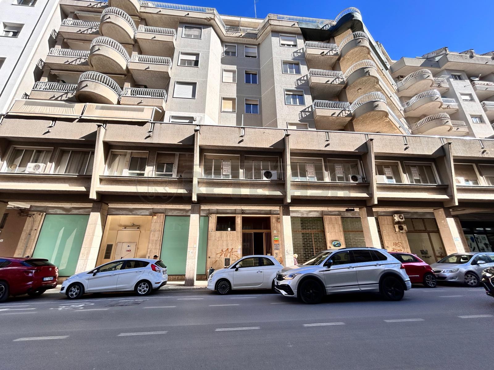 Appartamento con terrazzo in via john f. kennedy 37, Caltanissetta