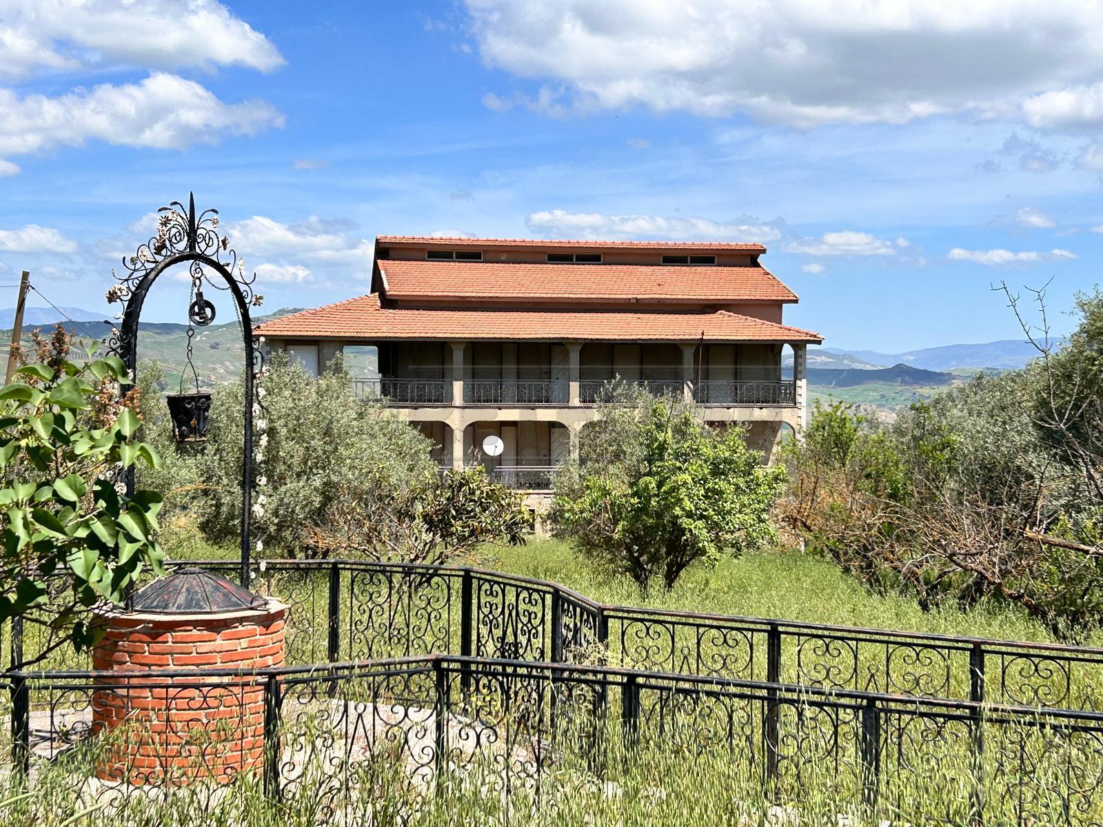 Casa indipendente con terrazzo in via san spirito 86, Caltanissetta