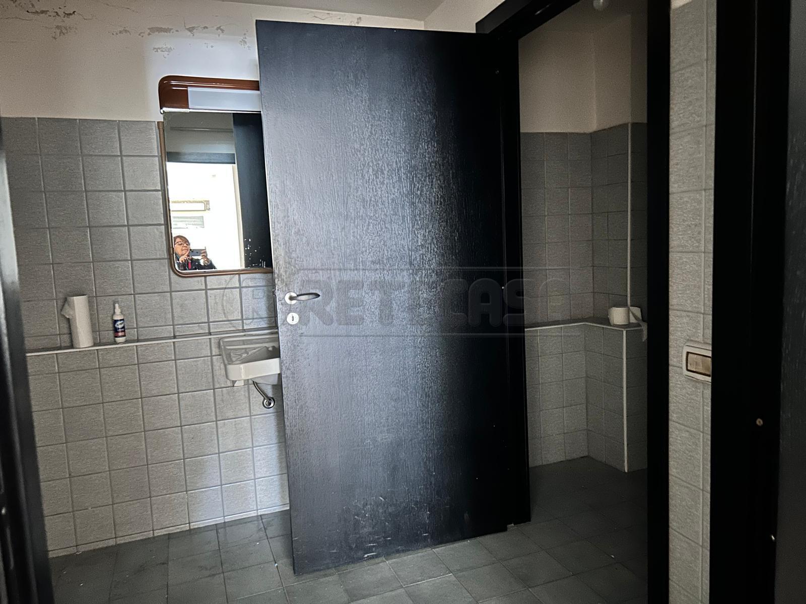 Magazzino in vendita in via toscana 38, Caltanissetta