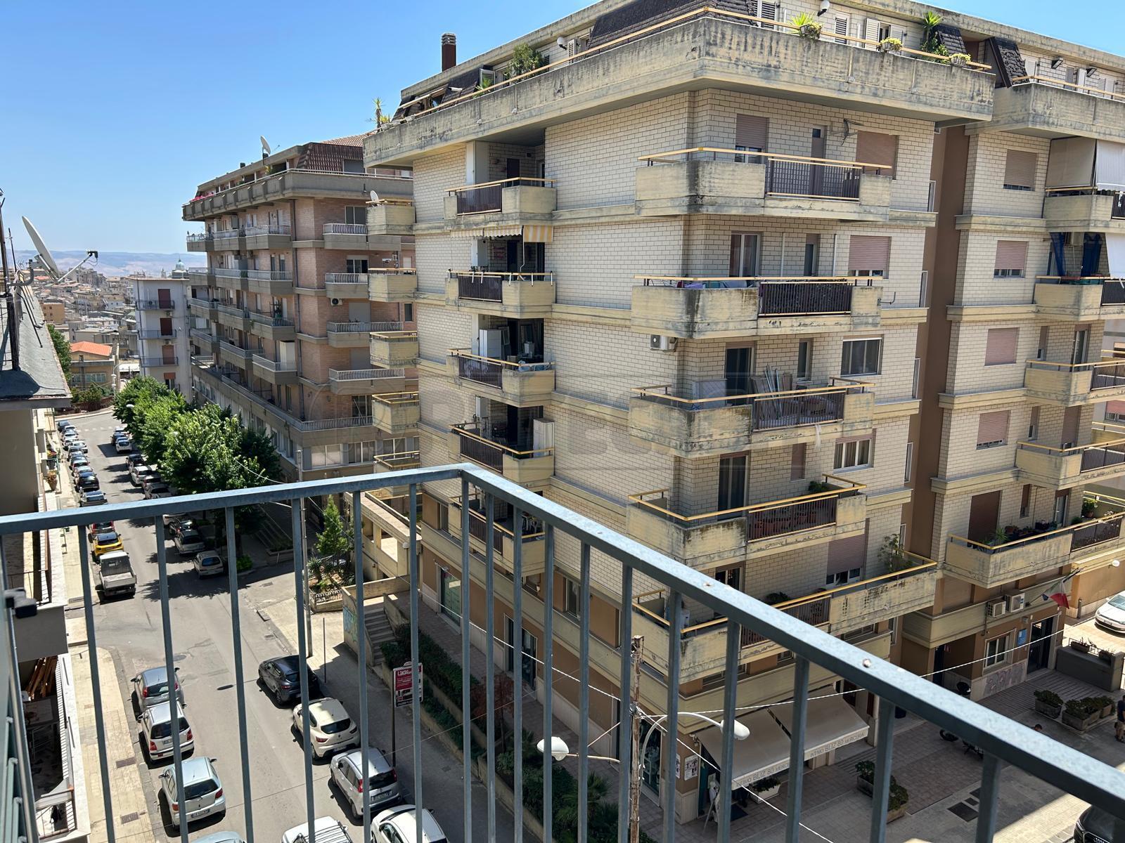 Trilocale in vendita in via val d'aosta 19, Caltanissetta