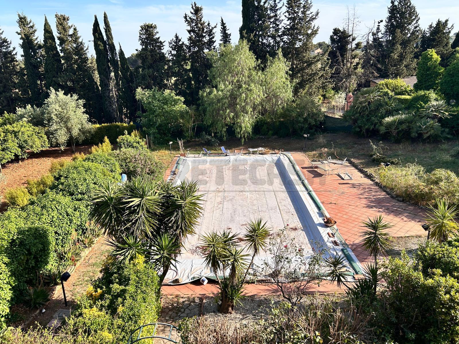 Quadrilocale con giardino in niscima nord, Caltanissetta