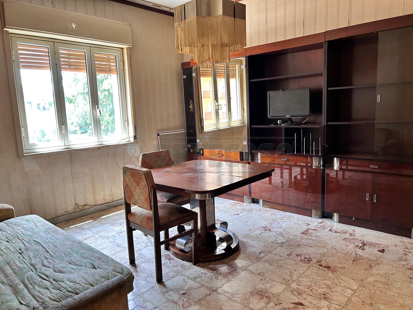 Trilocale da ristrutturare in via istria 4, Caltanissetta