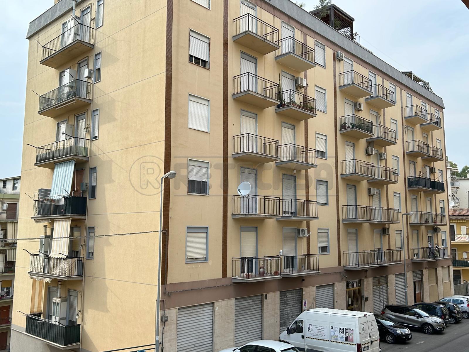 Trilocale in affitto in via ruggero settimo 24, Caltanissetta