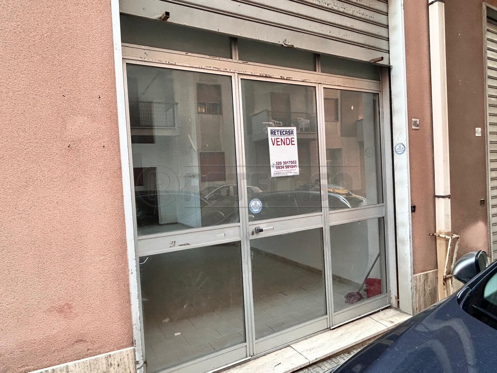 Locale commerciale in vendita in via niscemi 146, Caltanissetta