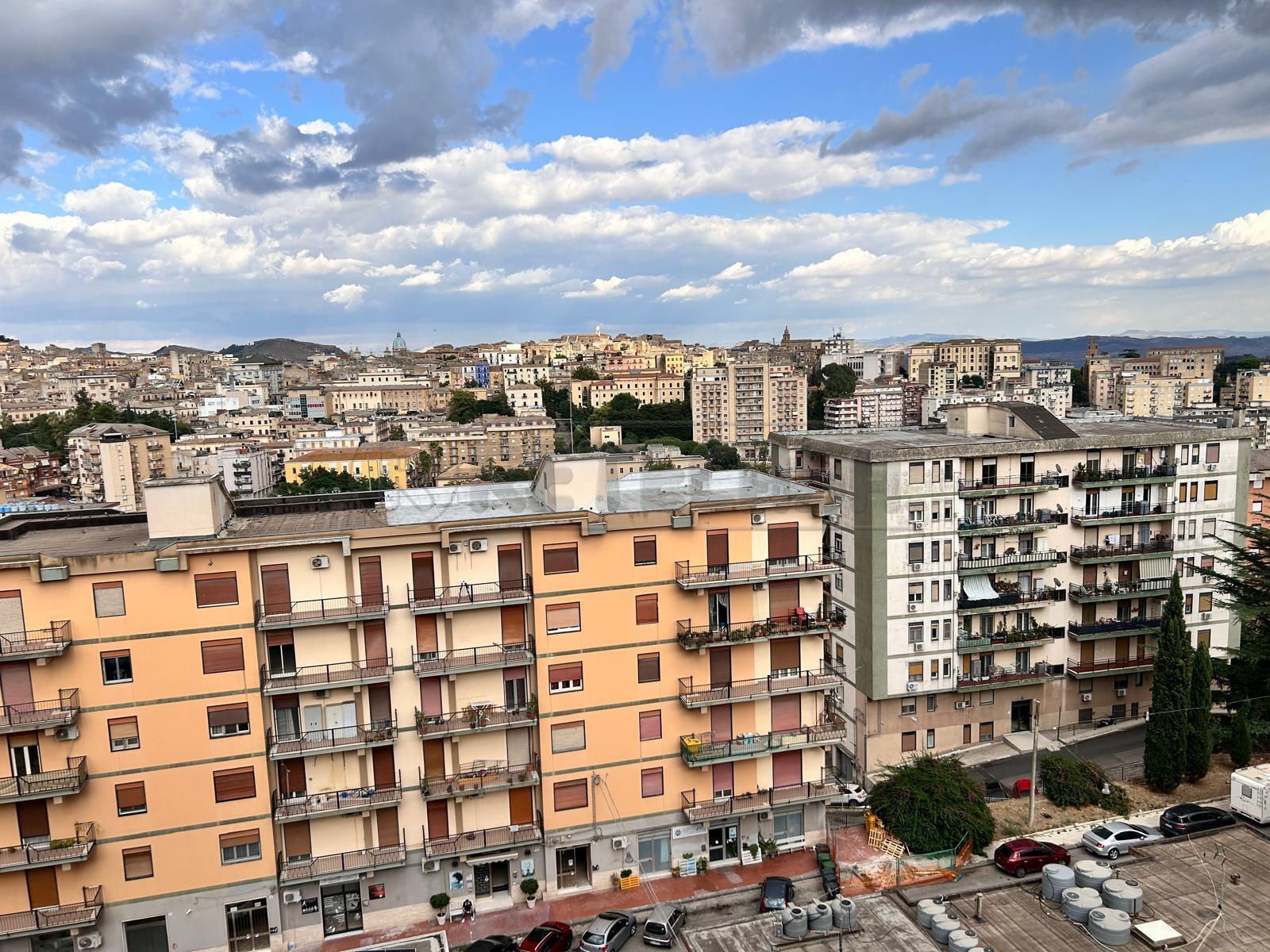 Trilocale in vendita in via volturno 16/b, Caltanissetta
