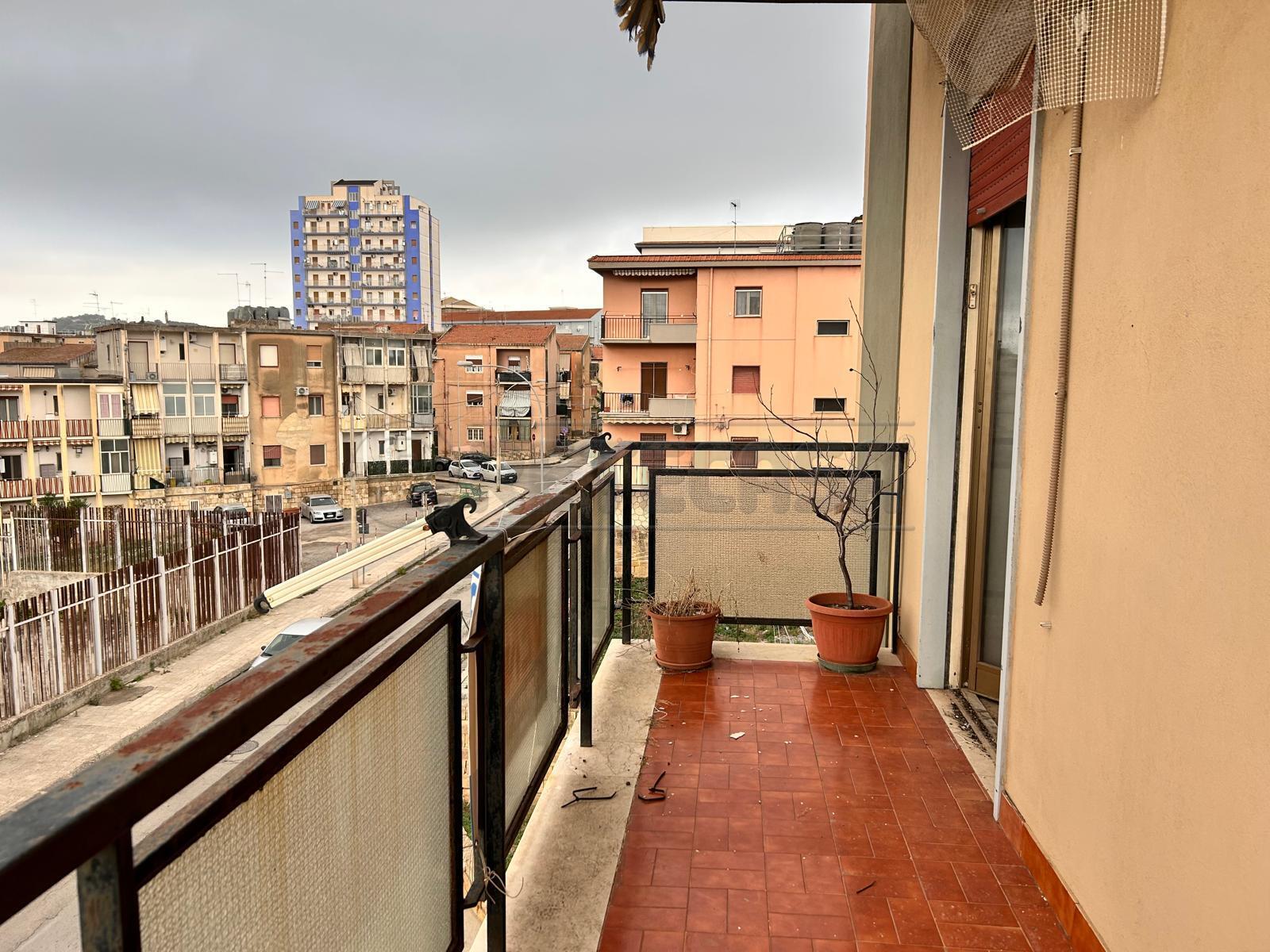Quadrilocale in vendita in via federico de roberto 21, Caltanissetta